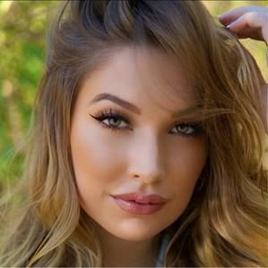 Meet your Posher, Karissa